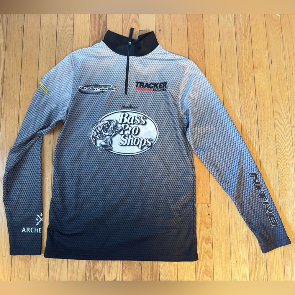 Bass Pro Shops Tracker Boats Johnny Fishing 1/4 Zip Performance Shirt Men's S